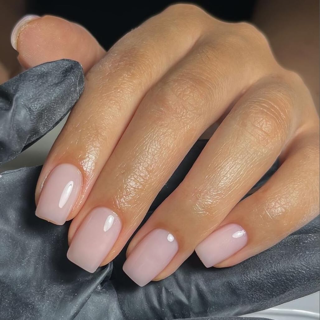 KQueenest front packaging showing pale pink short square nails and included tools, convenient kit