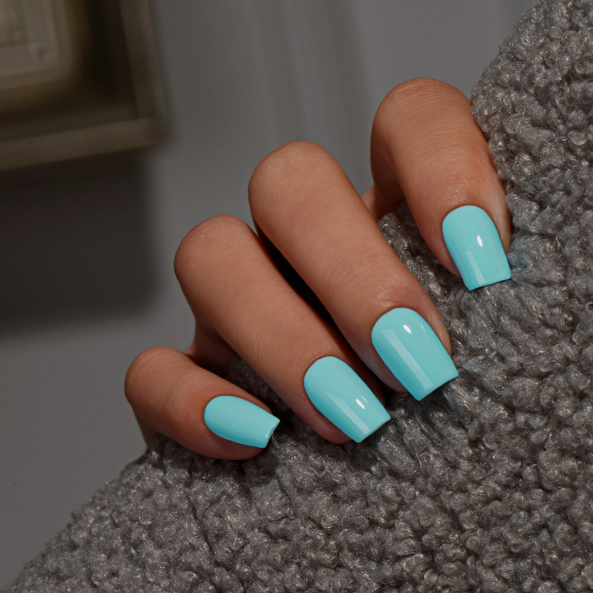 KQueenest front packaging showing teal blue nails and kit, ready-to-use convenience