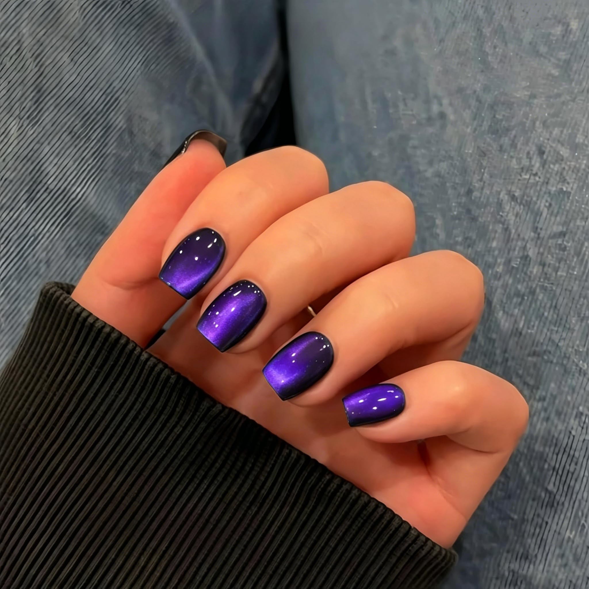 KQueenest front packaging showing violet cat eye nails and included kit benefits