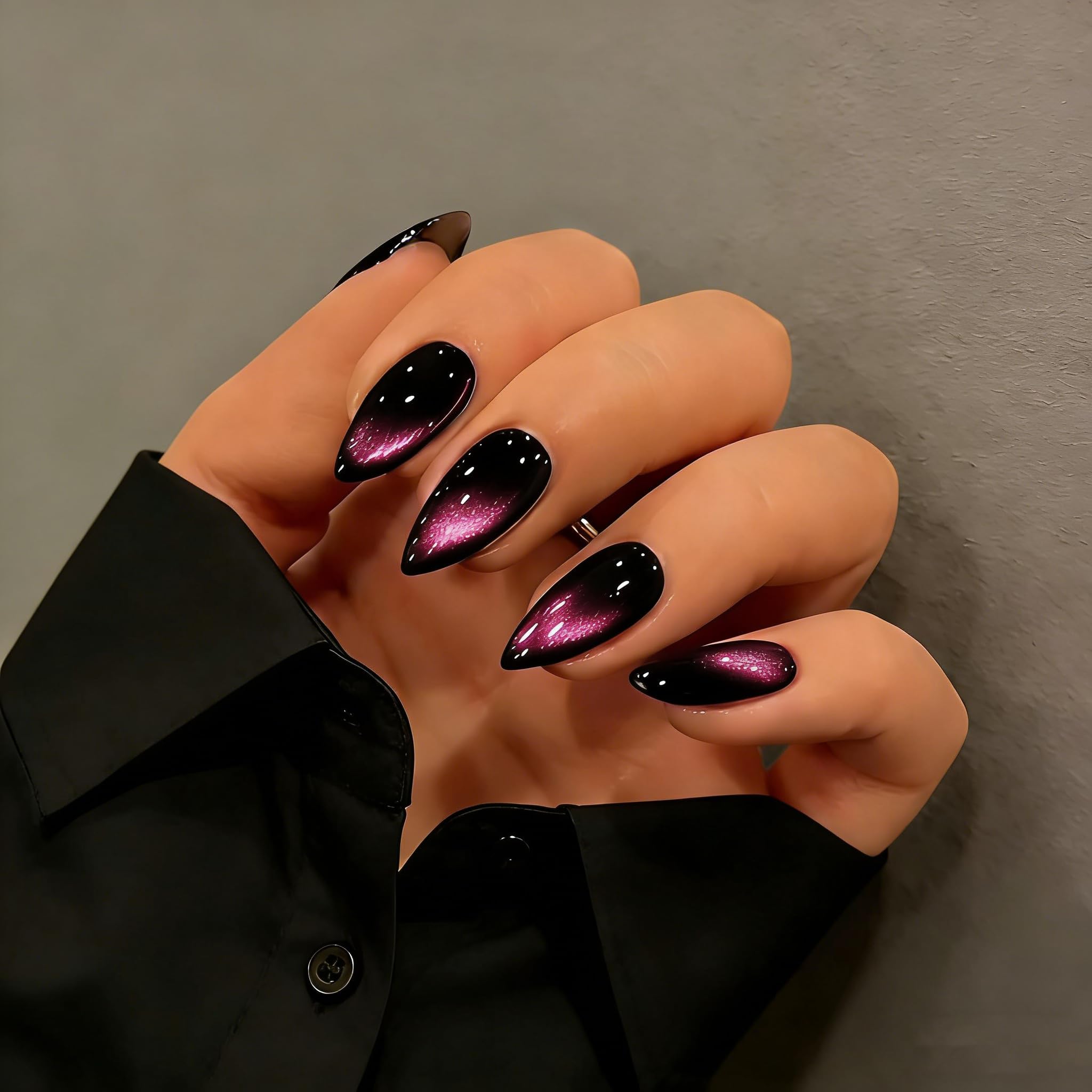KQueenest front packaging showing full nail set and glossy finish benefit
