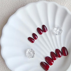 KQueenest glossy topcoat detail emphasizing long-lasting shine and color protection benefit