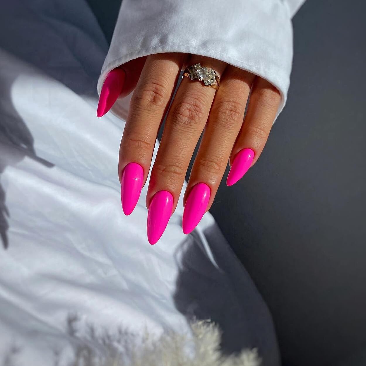 KQueenest arranged nails displaying multiple sizes for a custom fit benefit