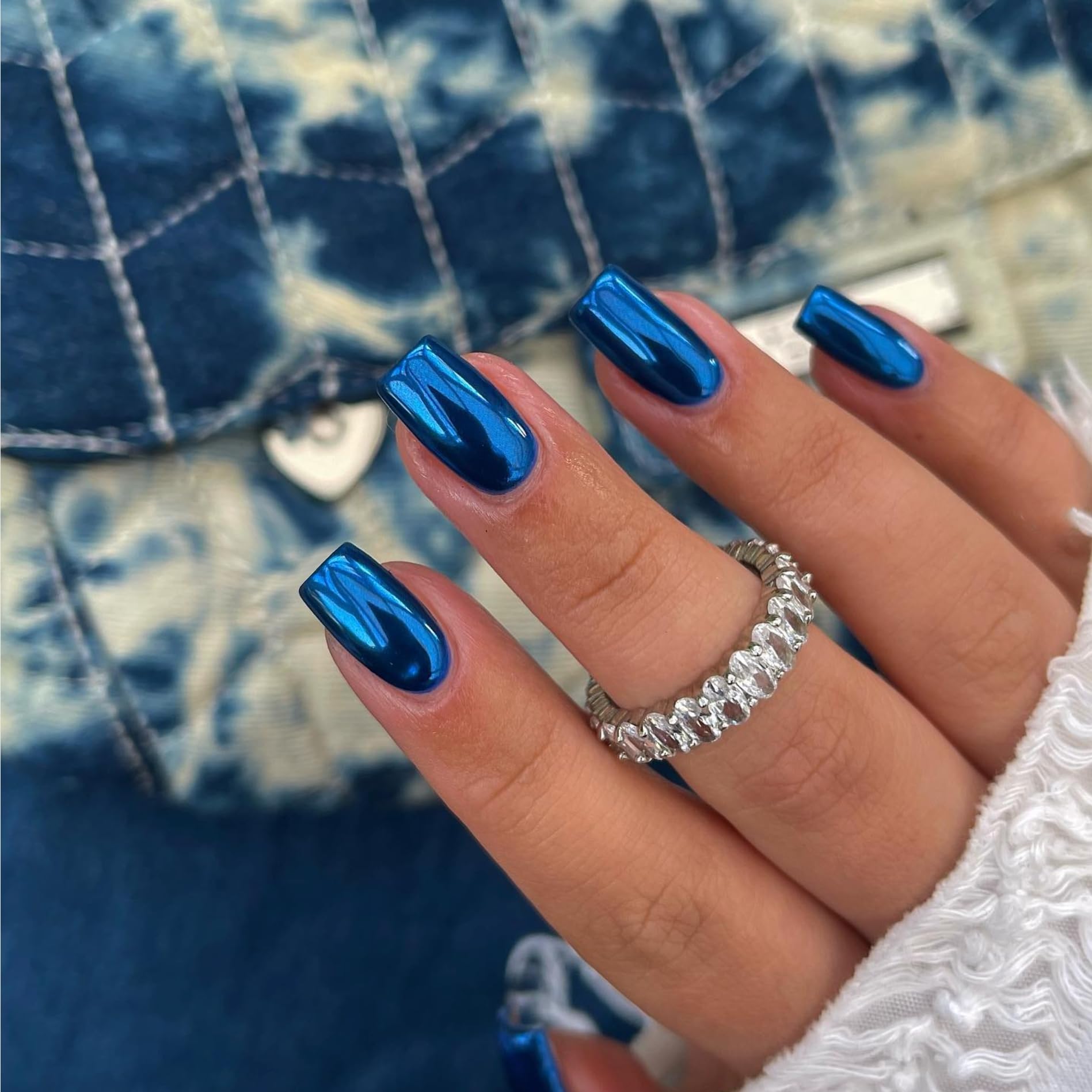 KQueenest front packaging showing 24 royal blue chrome nails, clear styling benefit
