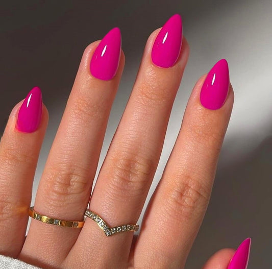 KQueenest close-up of short almond curve highlighting natural fit benefit