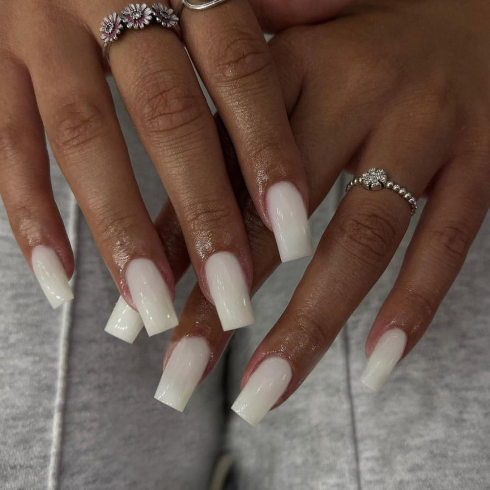 KQueenest close-up of single nail texture revealing durable gel shine