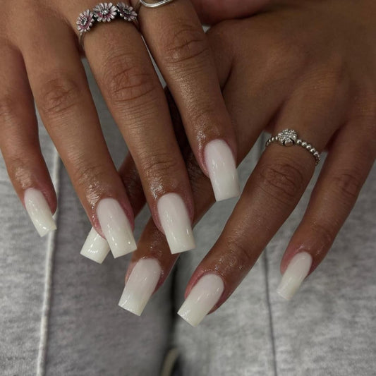 KQueenest close-up of single nail texture revealing durable gel shine
