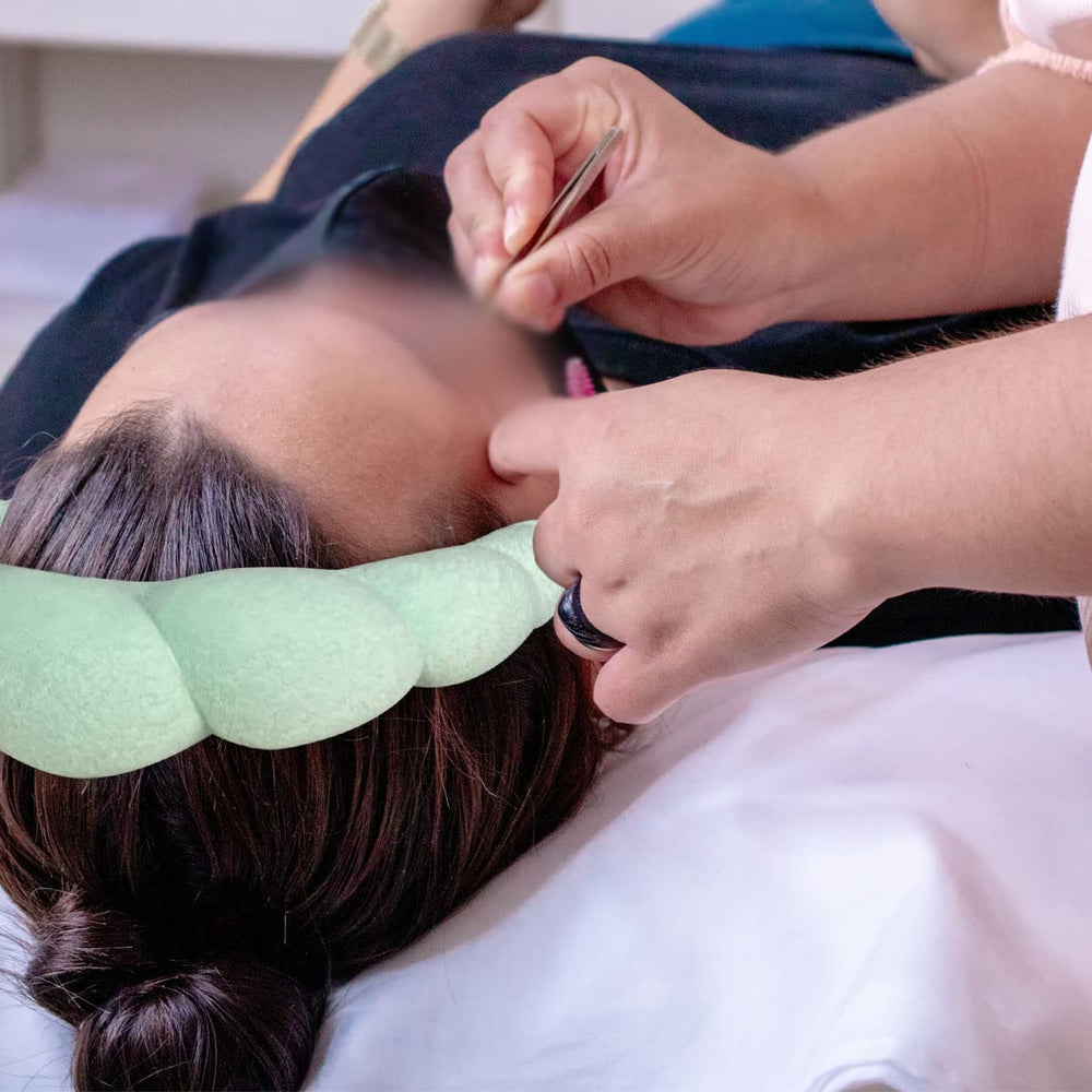 KVZVK headband in use during face washing keeping hair dry and hands free