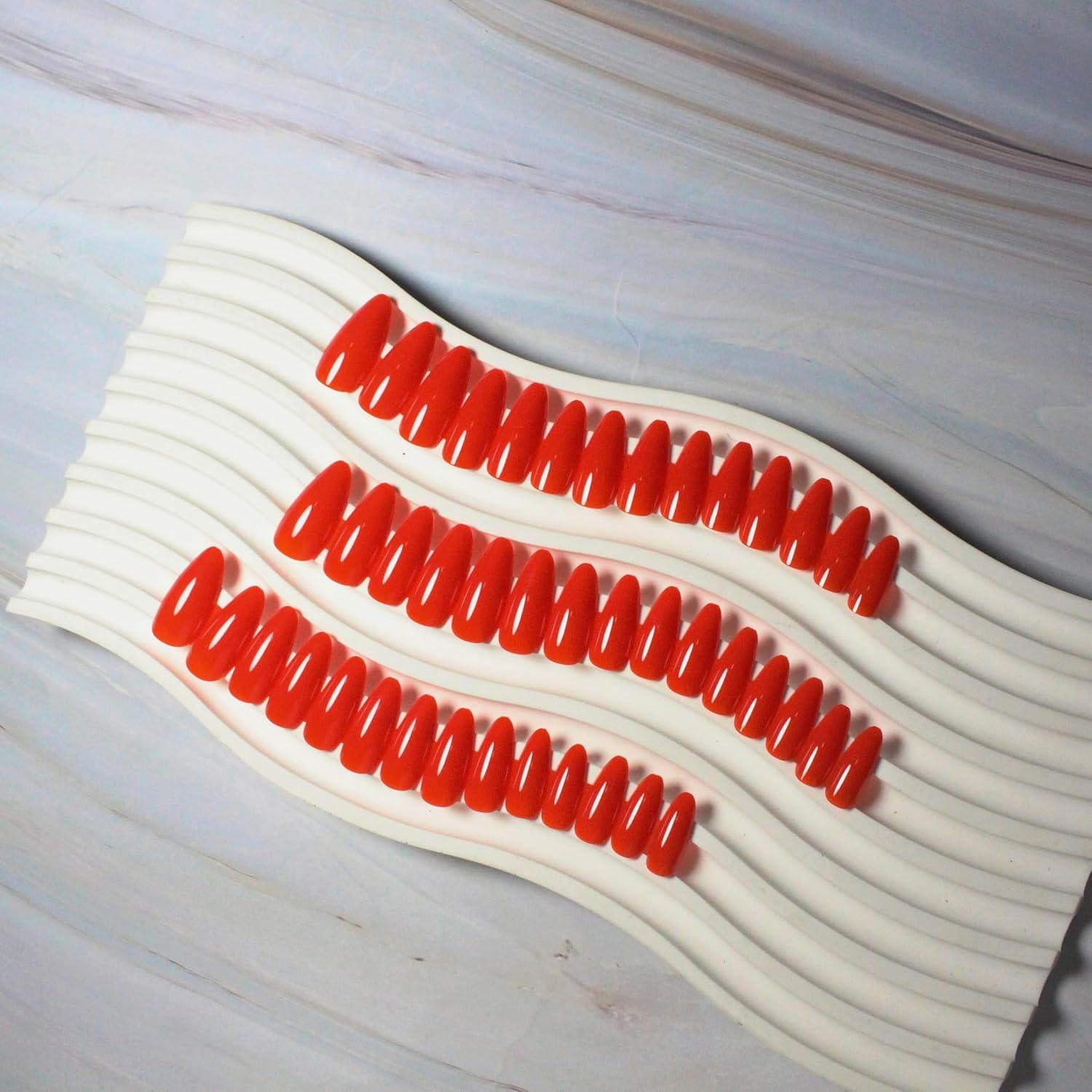 KXAMELIE adhesive tabs and application tools for fast, damage-free wear