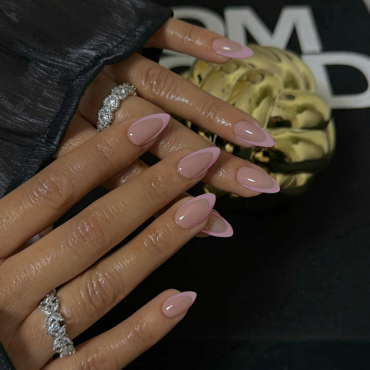 KXAMELIE close-up of gel finish highlighting depth and glossy durability