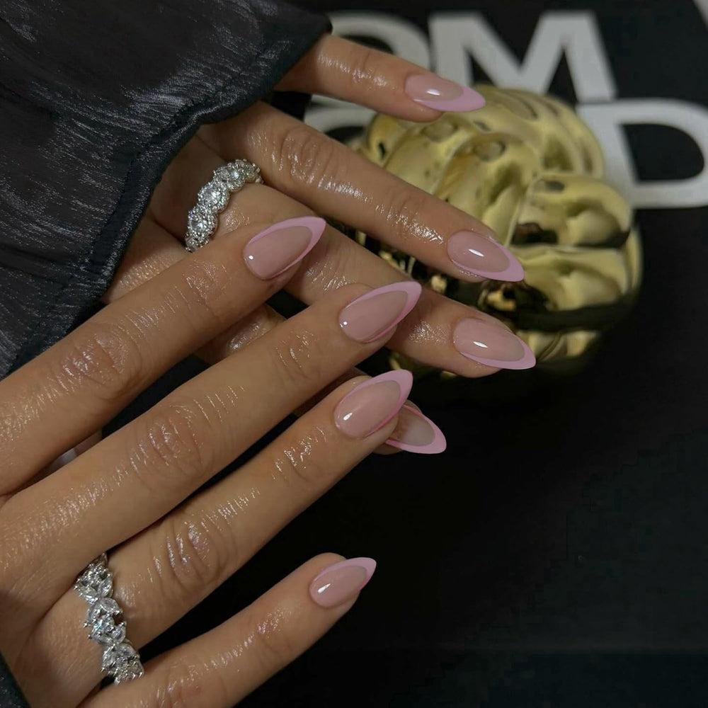 KXAMELIE close-up of gel finish highlighting depth and glossy durability