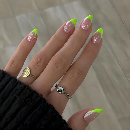 KXAMELIE front packaging showing chrome lime French tips and set contents benefits quick styling