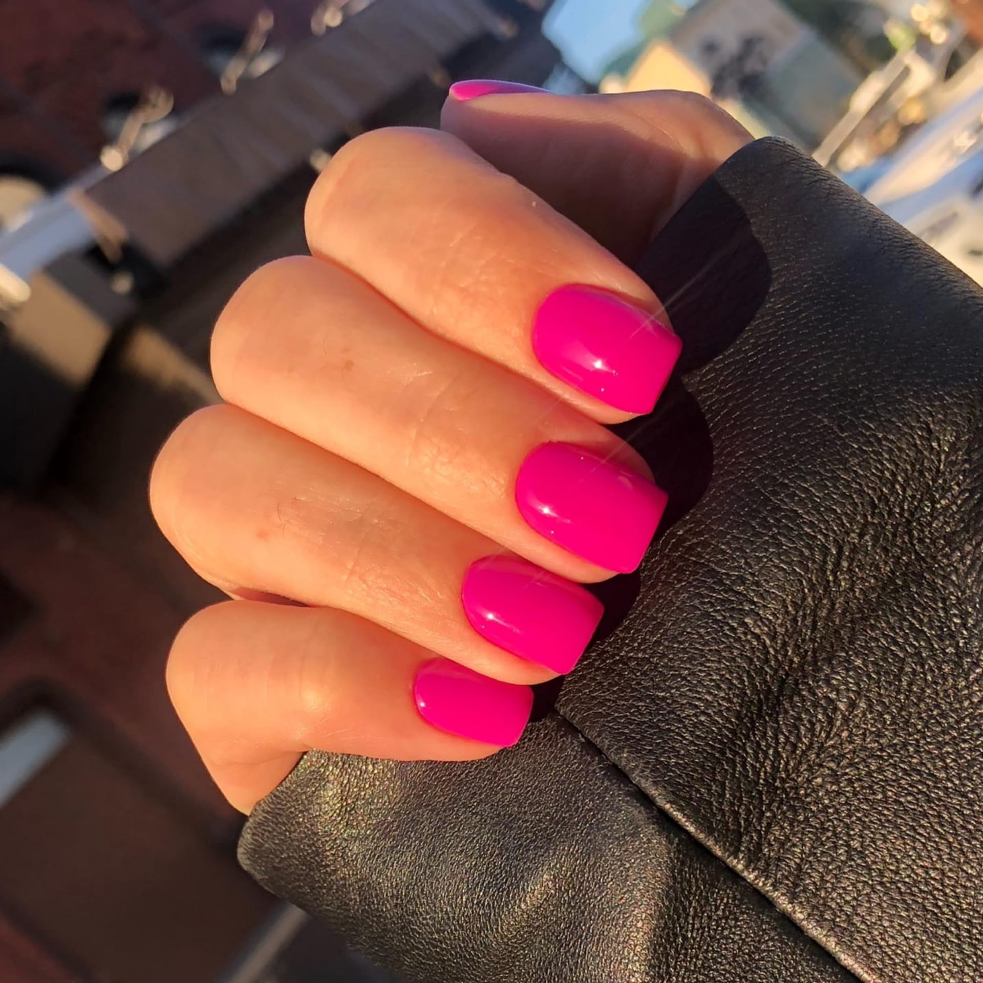 KXAMELIE front packaging showing neon pink press-ons and quick application benefit