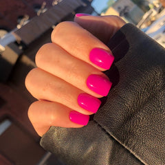 KXAMELIE front packaging showing neon pink press-ons and quick application benefit