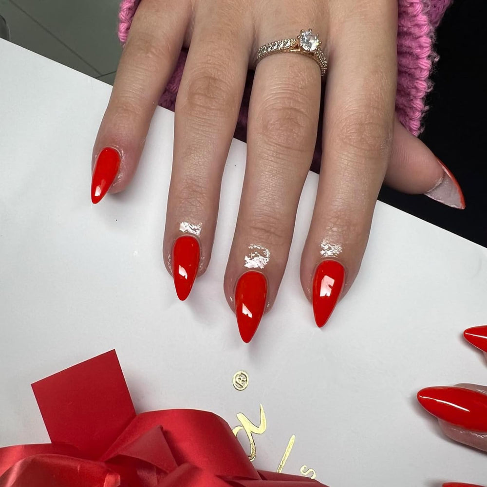 kxamelie side profile of medium almond nails showing comfortable fit and natural curve