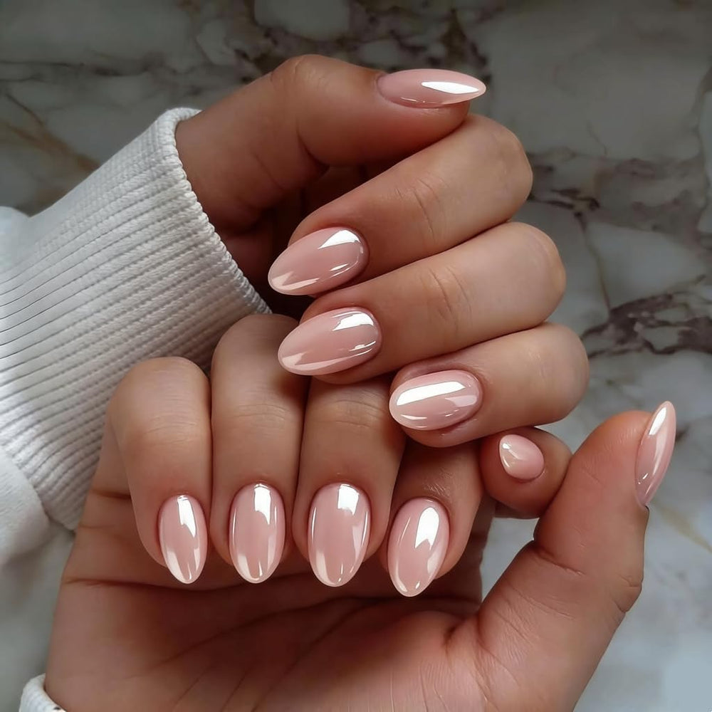 KXAMELIE side profile of a short oval nail demonstrating natural silhouette benefit