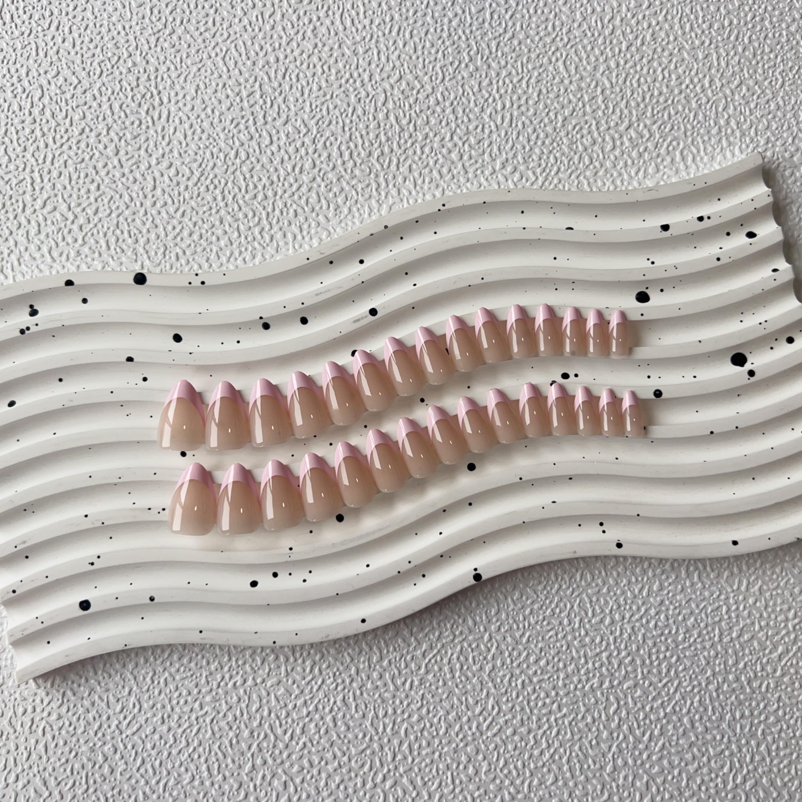 KXAMELIE laid out 15 sizes demonstrating perfect fit options