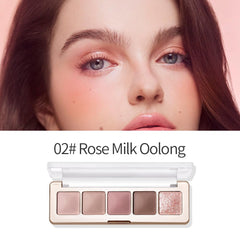 KXmzeG shimmer shade close-up reflecting light to brighten eyes