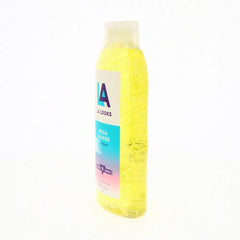 L.A. Looks styling hands applying gel offering precise sculpting benefit