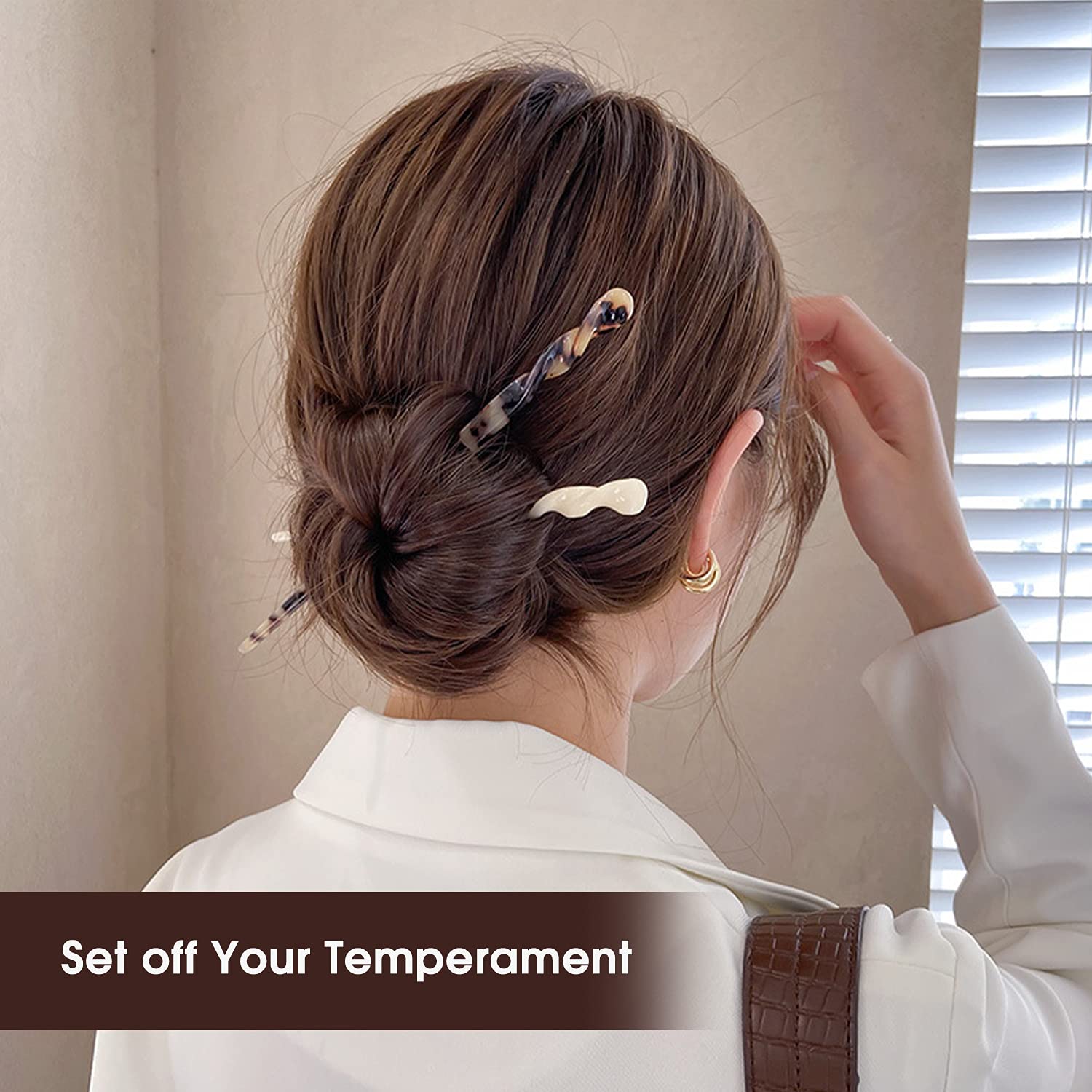 La Jolie Jasmin size comparison with ruler showing 6.9-inch length for versatile styling