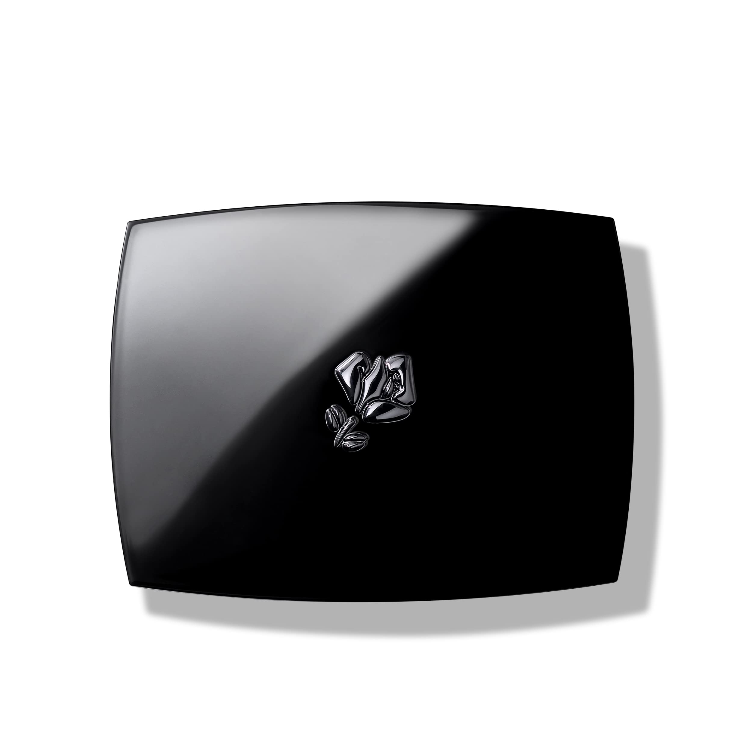 Lancôme blush subtil applied on cheeks showing natural, long-lasting flush