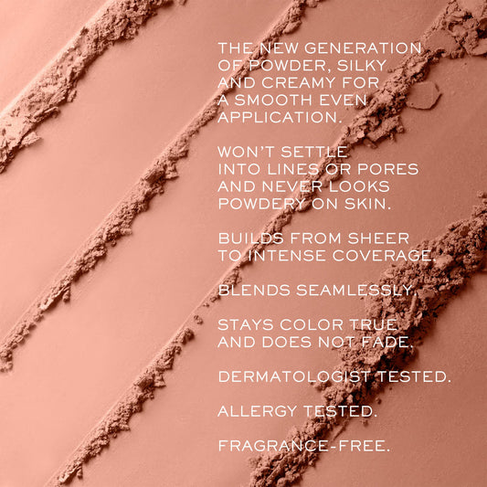 Lancôme close-up of ultra-fine powder texture for smooth, blendable finish