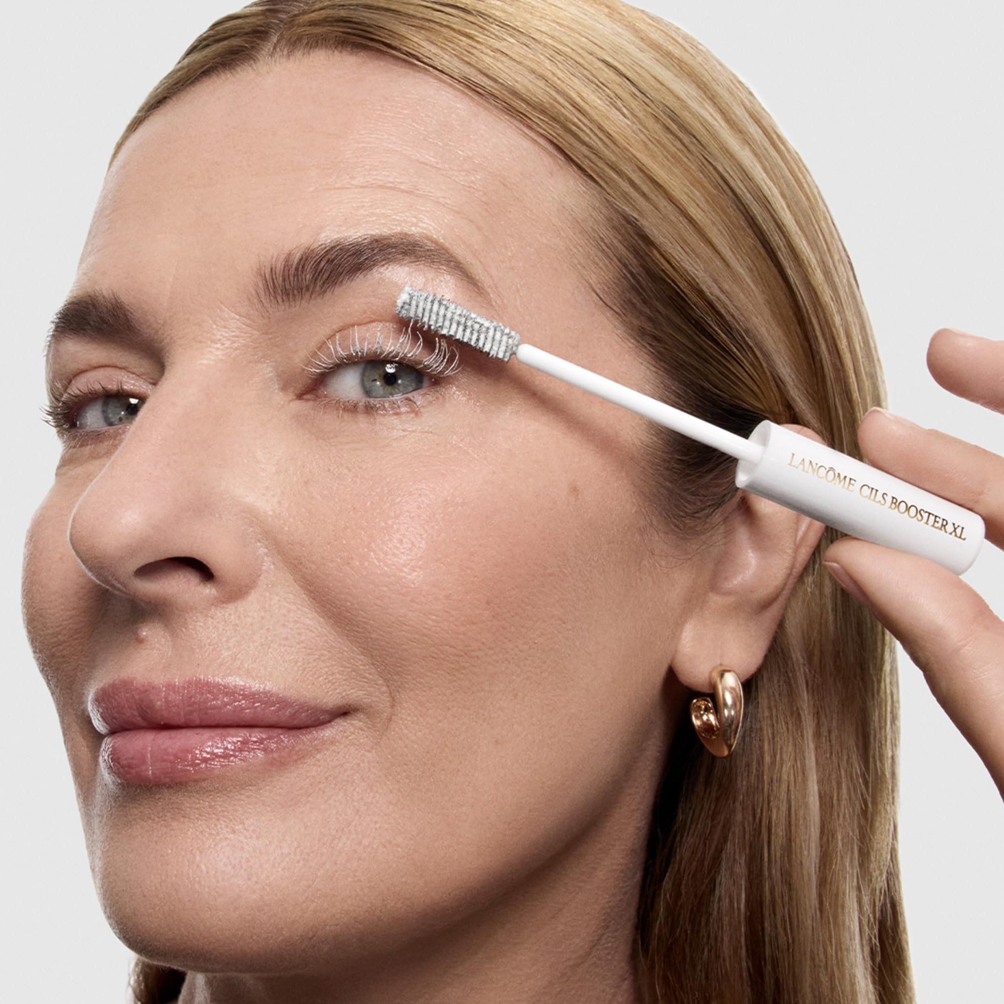 lancome cils booster xl label ingredients highlighting vitamins B5 and E conditioning benefit