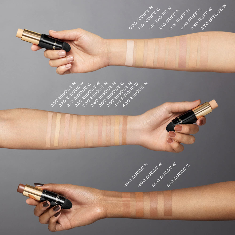Lancôme cream-to-powder texture swatch illustrating natural matte finish and shine control
