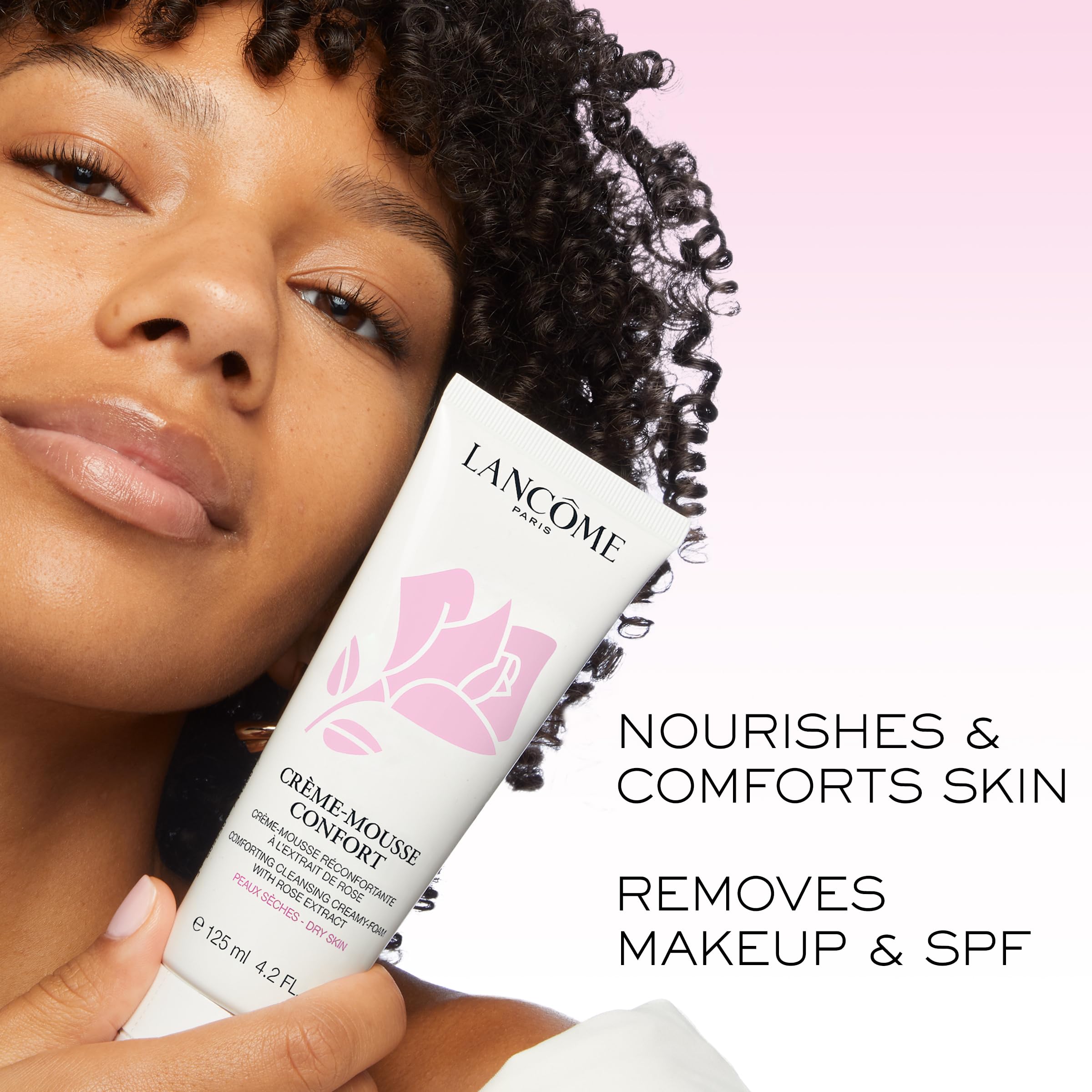 Lancôme foam in hand demonstrating gentle lather and effective makeup removal