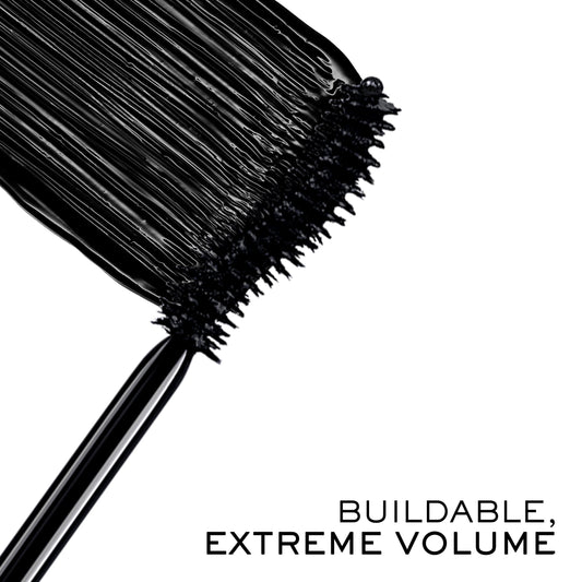 Lancôme Hypnôse Drama brush close-up coats lashes evenly for volume