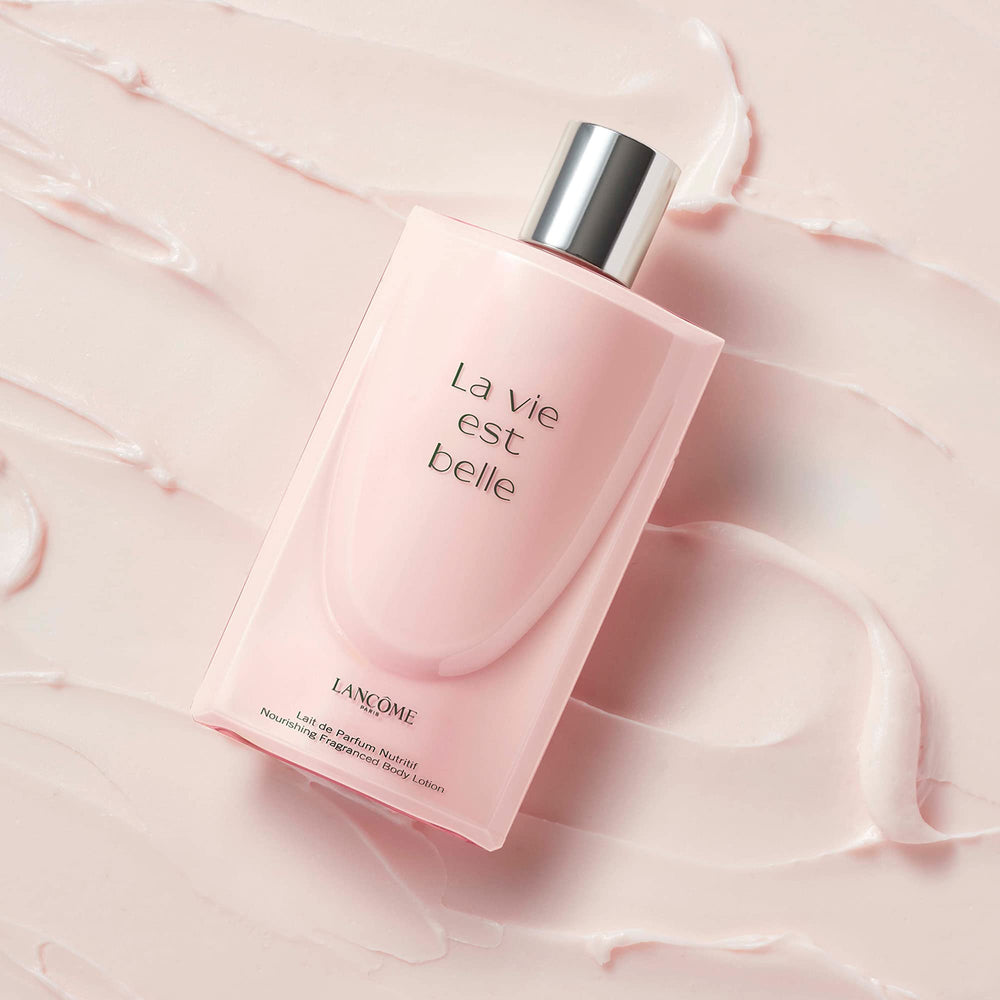 Lancôme lotion texture on skin close-up showing smooth finish benefit: instant hydration