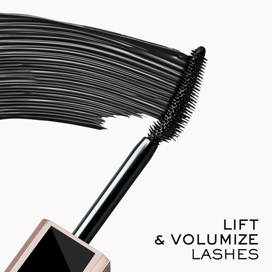 Lancôme close-up of wand bristles fanning lashes for precise application