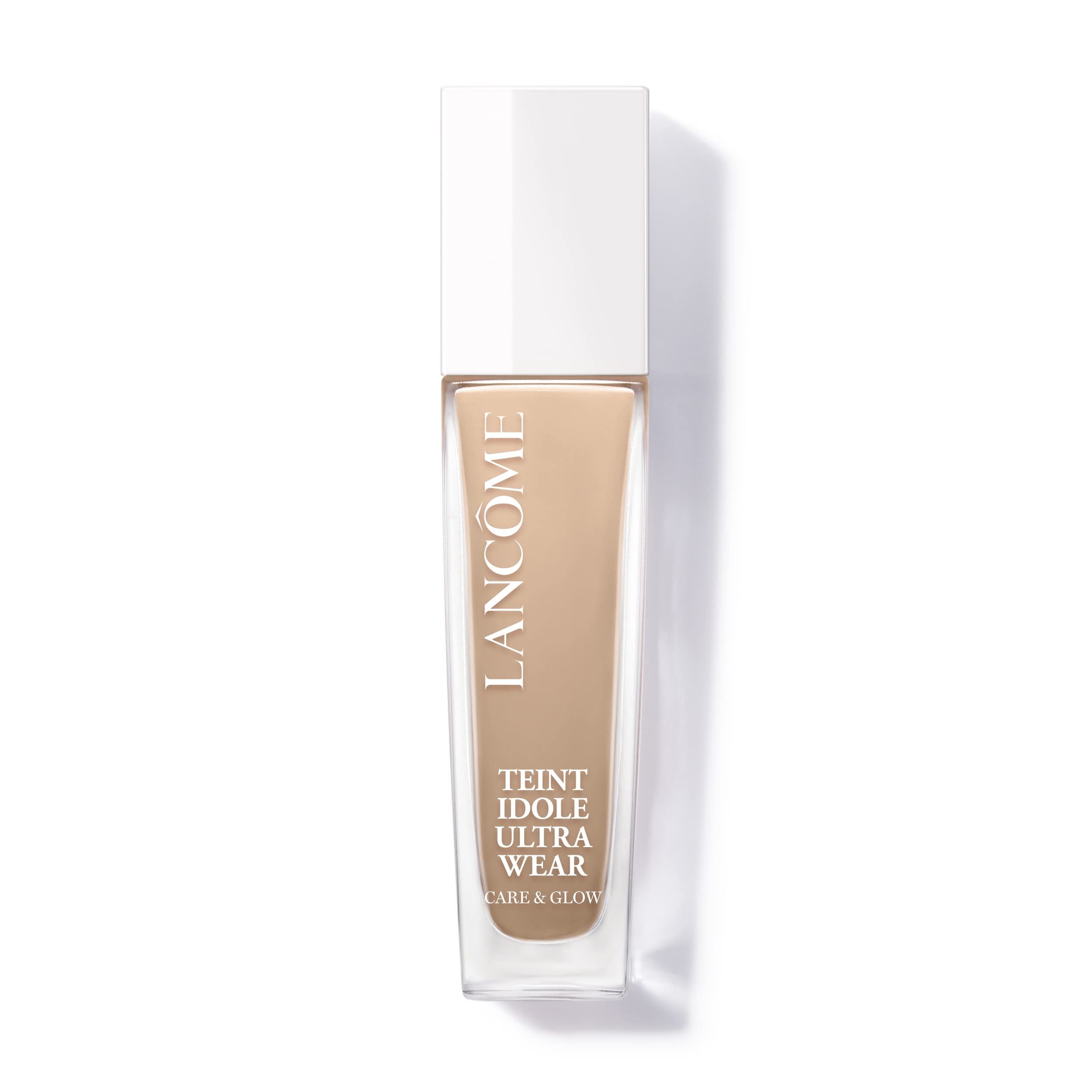 Lancôme bottle front view showing shade 220C and glow finish