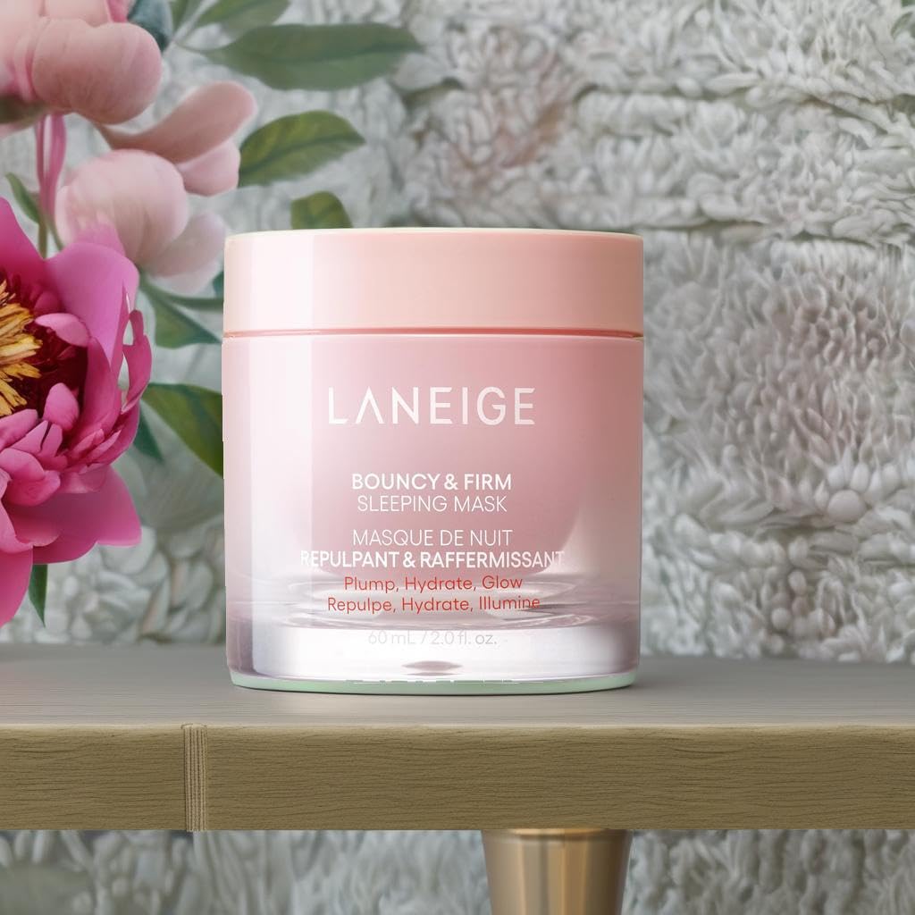 LANEIGE applying mask on hand to show spreadability and overnight comfort