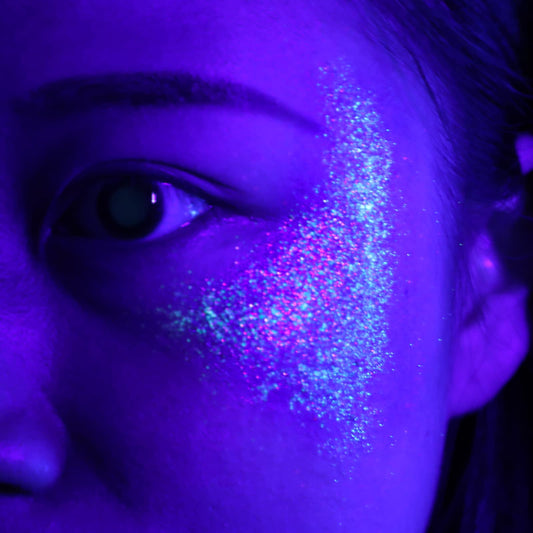 LATIBELL gel texture close-up highlighting fine glitter comfort