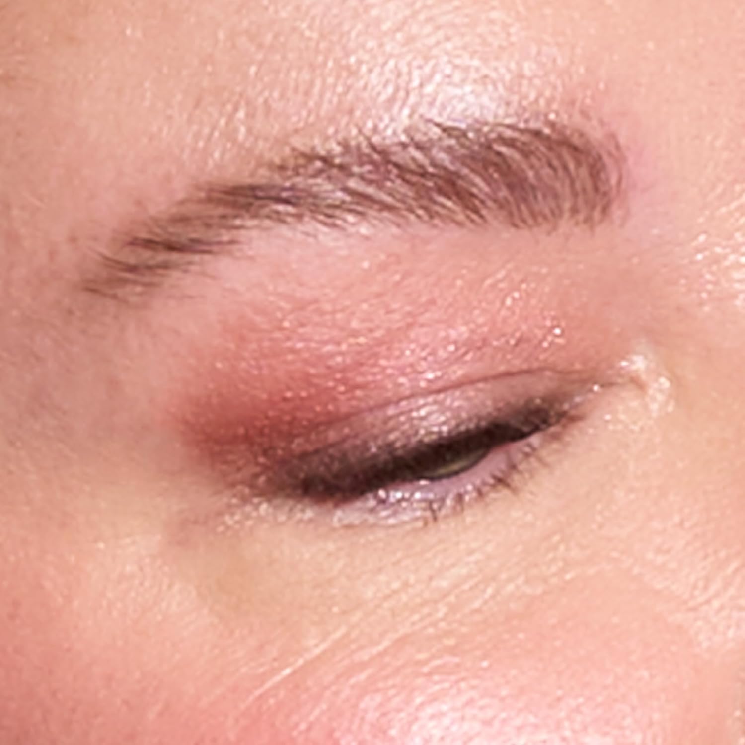 LAURA GELLER Spackle finished eye makeup showing crease-free concealer and brighter under-eye look