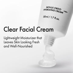 Le Touche texture close-up revealing lightweight gel cream for quick absorption