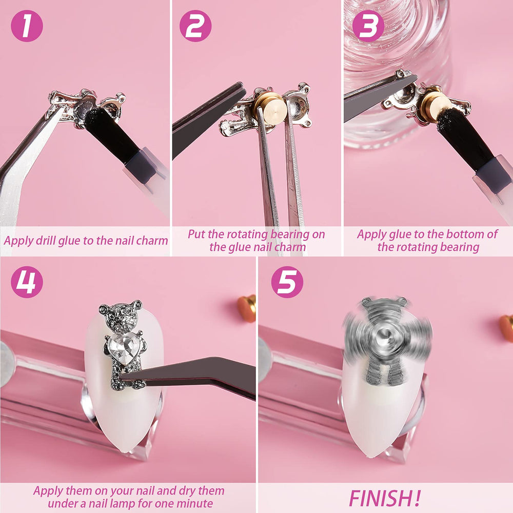 Leelosp assembled charm holding a 3D decoration demonstrating dynamic look
