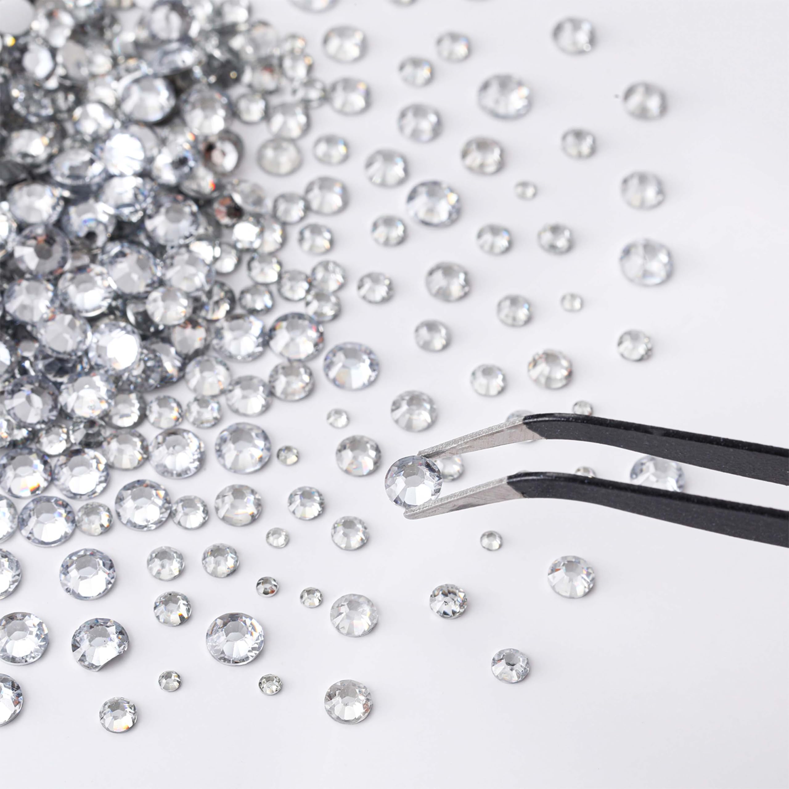 LERBOU close-up of faceted flatback rhinestones showing bright sparkle