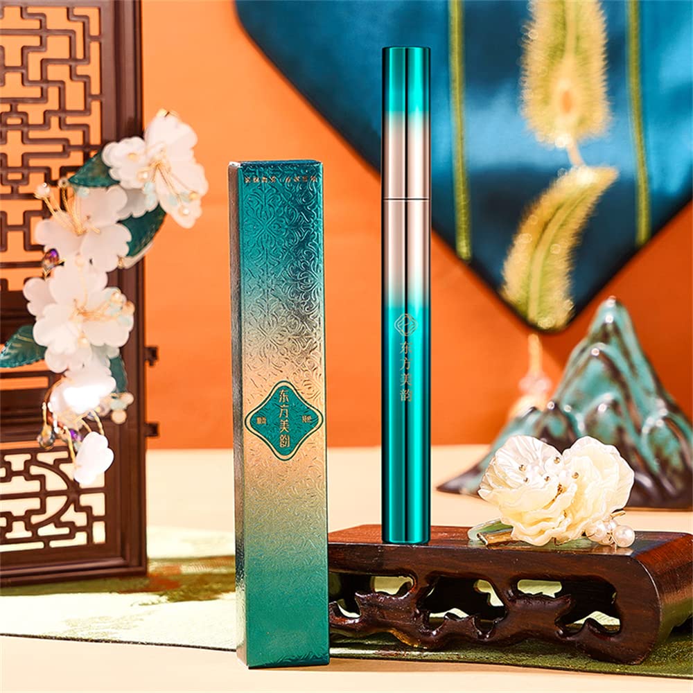 LESITI lifestyle flatlay with mascara and tools illustrating everyday use
