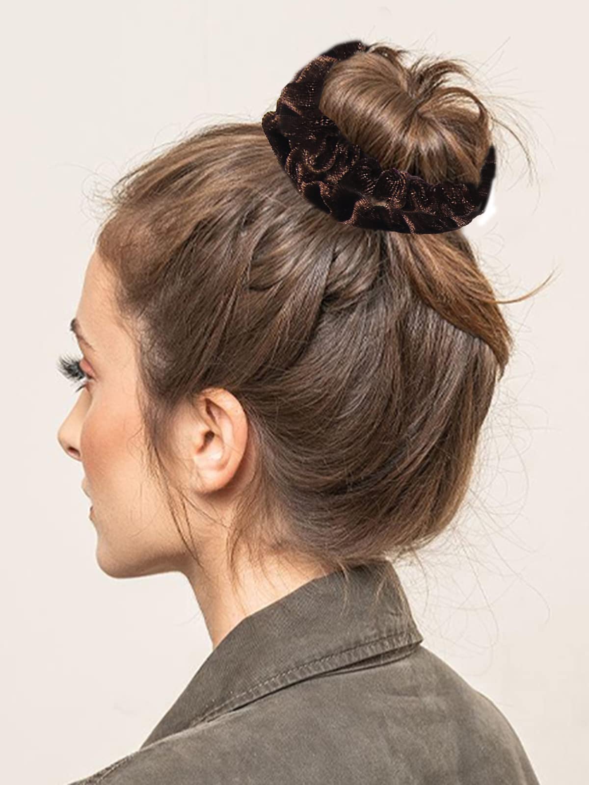 LFOUVRE scrunchie securing a neat bun to demonstrate styling versatility