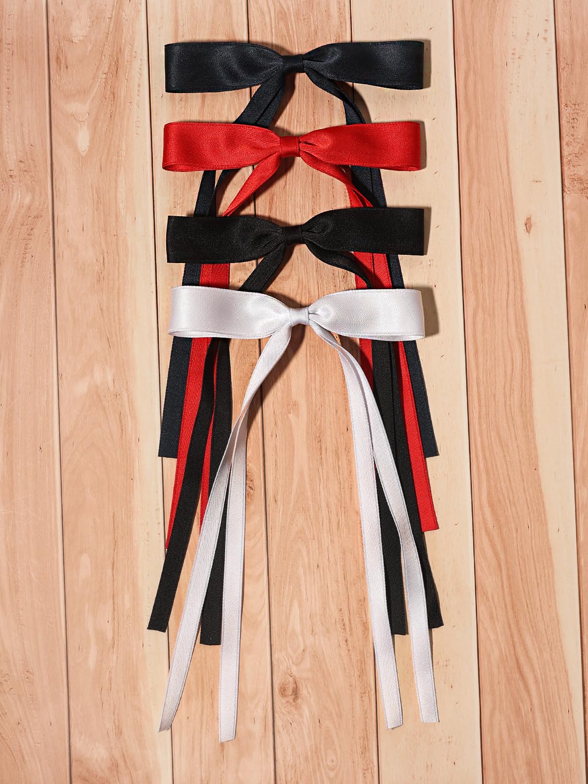 LFOUVRE gift-ready box with clips ideal for gifting and presentation
