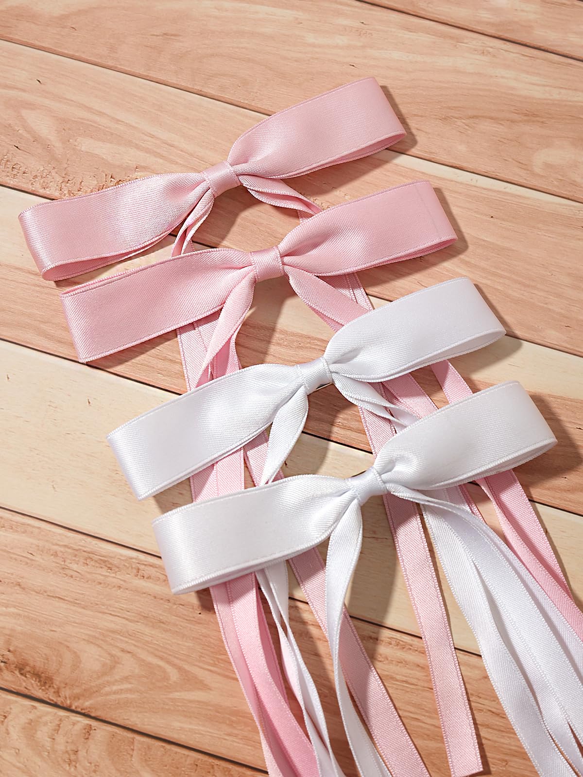 LFOUVRE label and brand tag detail emphasizing authentic product styling