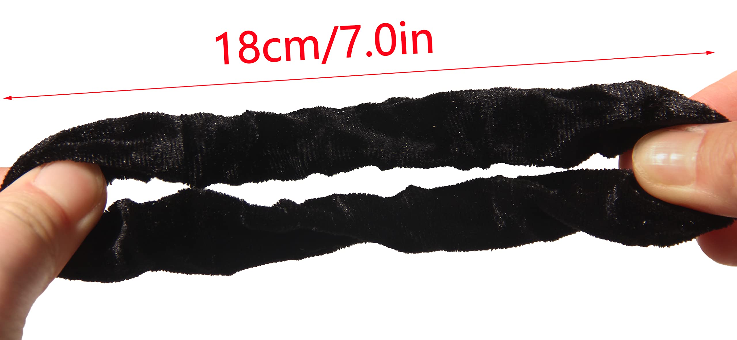 LFOUVRE scrunchie in hand for size comparison and easy one-handed use