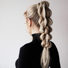 LiaSun front-view clip displaying pearl chain and discreet clip for instant styling