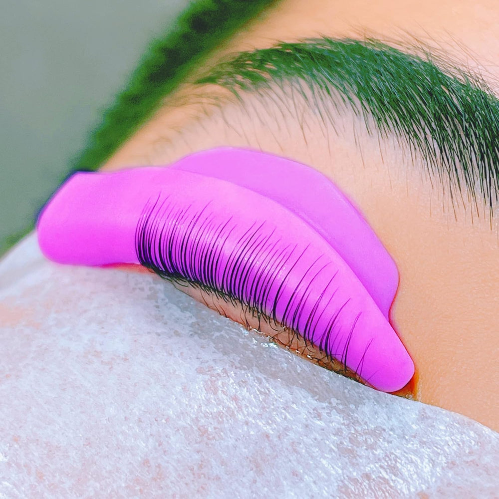 Liber Beauty in-use salon application demonstrating comfortable fit and controlled lifting