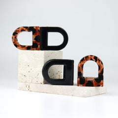LIHELEI focus on clip surface texture and print offering stylish accent benefit