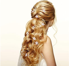 LINXI clips arranged on table as gifting idea and pretty accessory