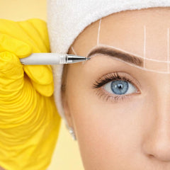 LIUDEX white stroke demo on skin illustrating clear mapping visibility benefit