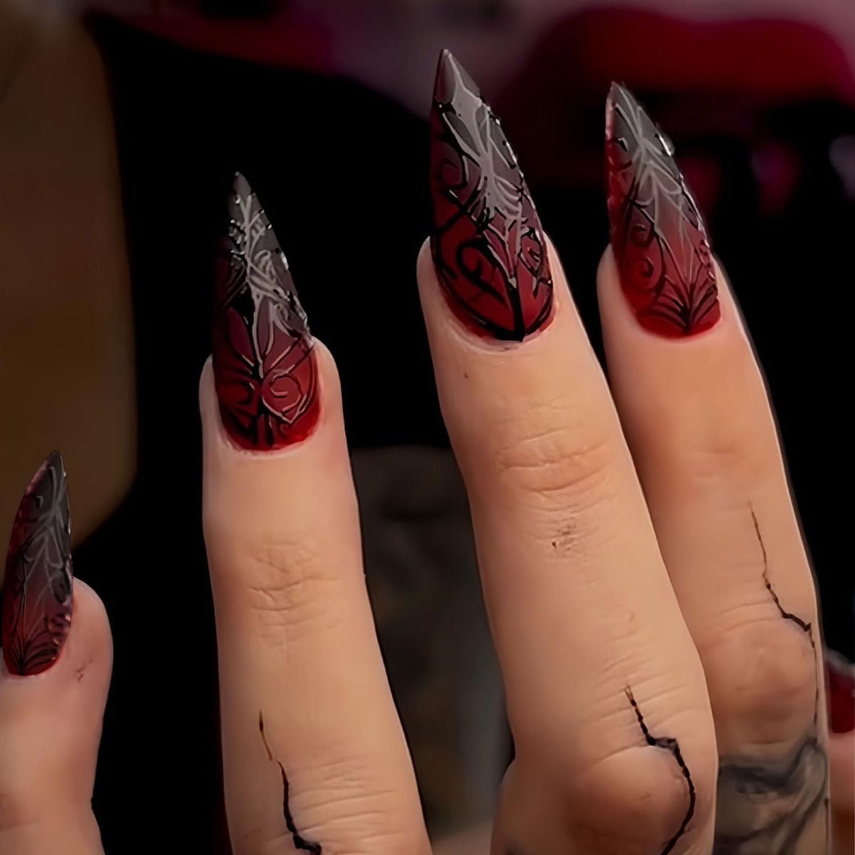 Lnulyaciy front packaging showing full 24-piece Halloween nail set and benefits
