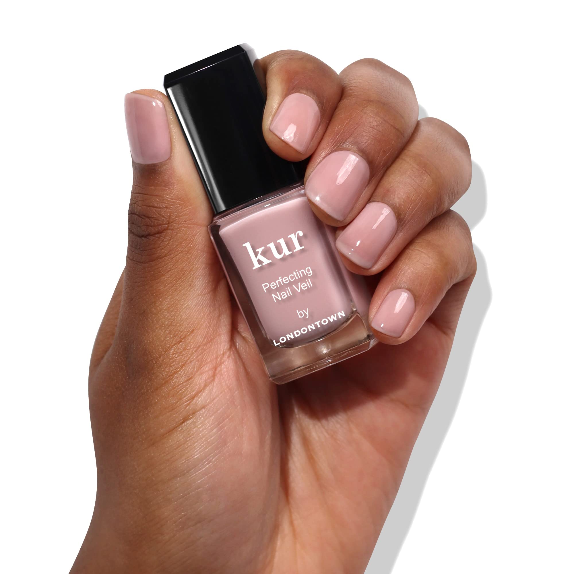 LONDONTOWN glossy finish on nail illustrating mirror-like shine and polish depth